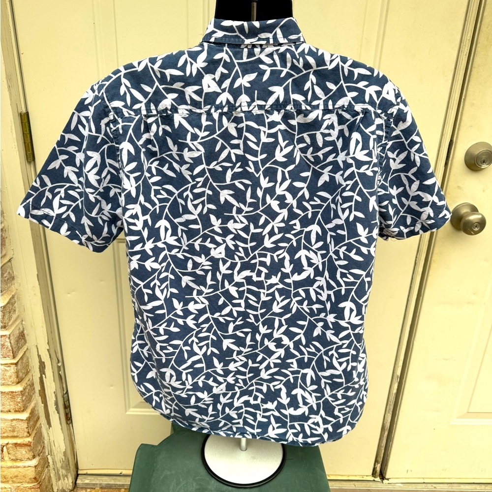 Amazon Essentials, Button-Down, Short Sleeve, Shi… - image 2